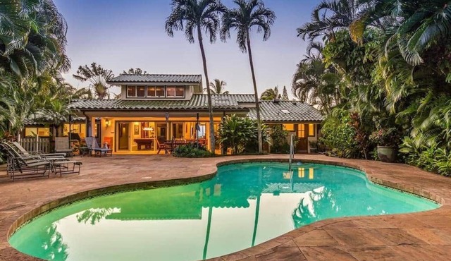 Stunning Gated Home, Private Pool & Spa