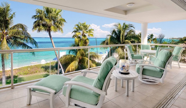 Stunning penthouse at Coral Gardens- GRACE BAY BEACH!