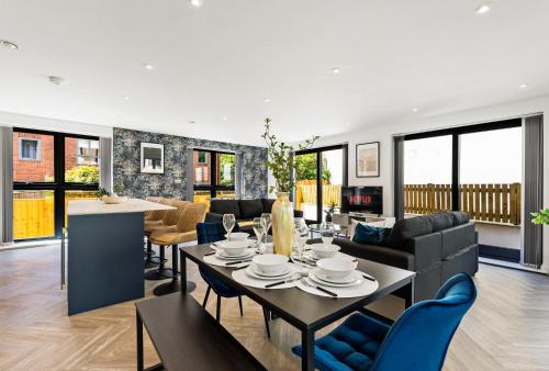 Stylish Abodes in Leeds - Sleeps 18
