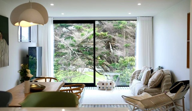 Stylish House with Great City Views