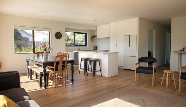 Sunny, Stylish & Spacious – Perfect for Families!