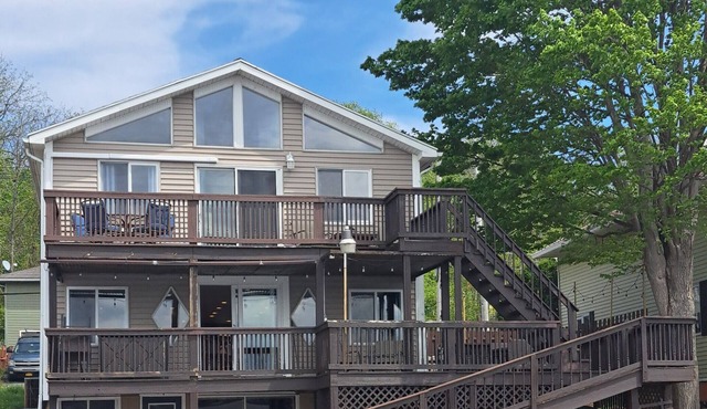 Sunset Lakefront Family Retreat - Dock, Hot Tub, Kayaks - Sleeps 12