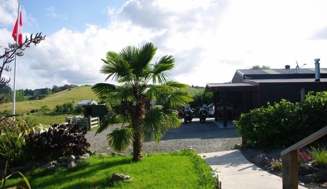 Swiss-Kiwi Retreat includes Breakfast and a Spa Pool option.