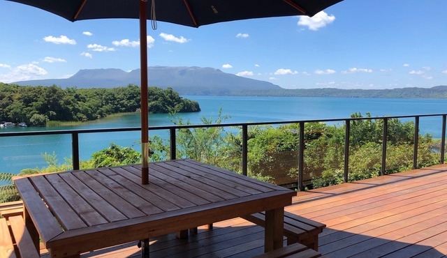 TARA-DISE, private with stunning Lake views