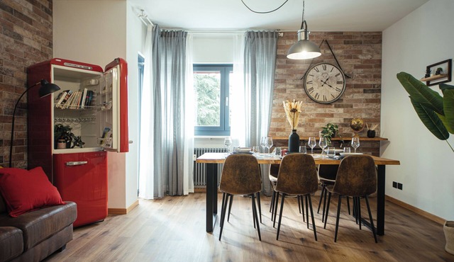 The Brick 194, 7 beds