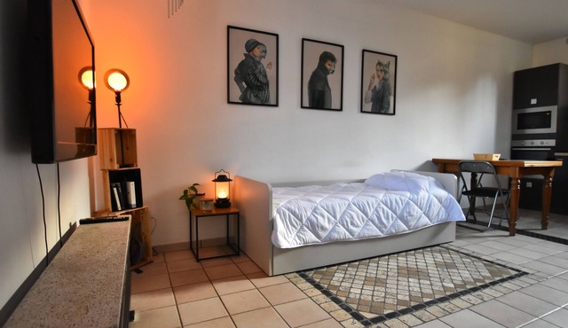 The Other Side - Studio Apartment