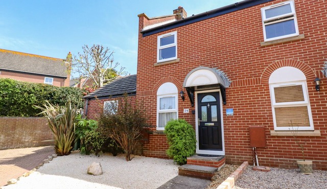 THE PINES, pet friendly, with a garden in Weymouth