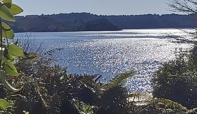 THE WOW FACTOR Paradise found, all the home comforts at stunning Lake Rotoma