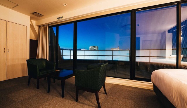 Top Floor Balcony Suite 8SUITE NonSmoking/Saga Saga