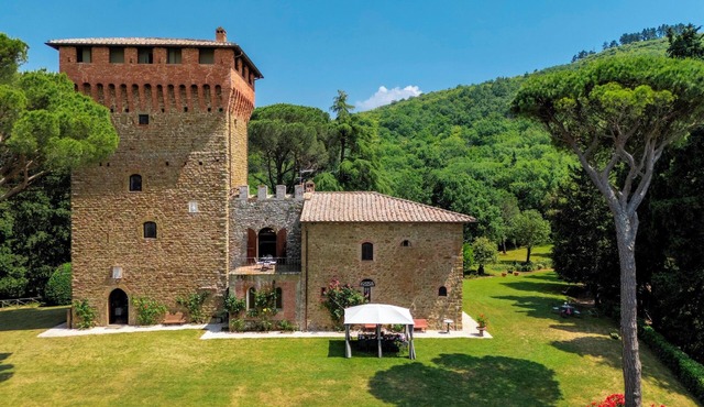 Torre di Paciano 10+2, Emma Villas