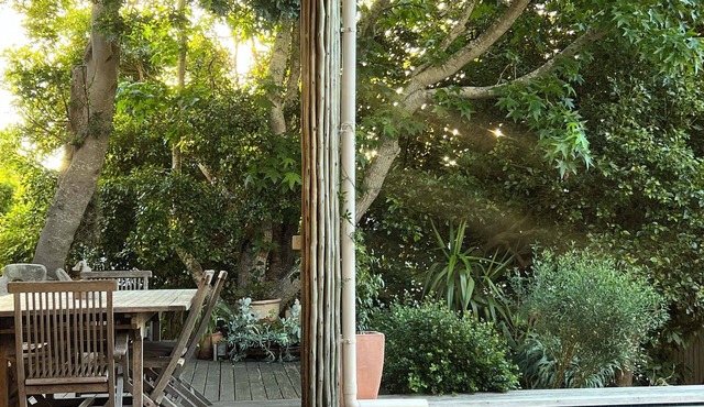 Turquoise Hideaway, a tranquil 3-bedroom home, with WiFi, in Noordhoek Cape Town