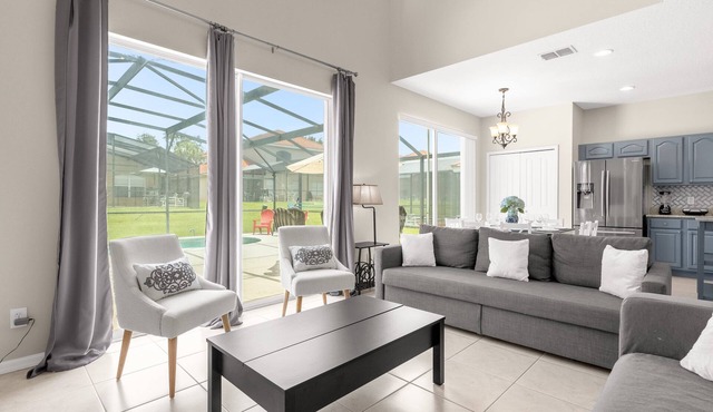Upstay Spacious Home w Private Pool Hot Tub