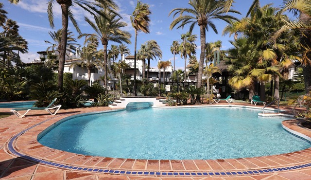 Vacation Home 'Frontline Paradise Townhouse' Near the Beach with Balcony & Pool