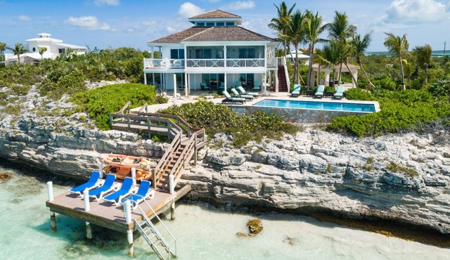 Villa Calypso: Ocean Access, Pool, Kayaks, & More!