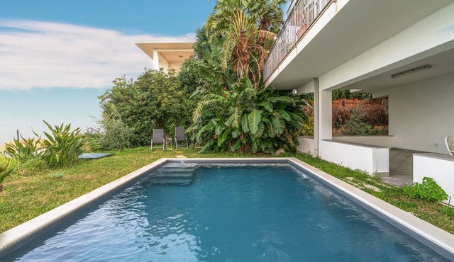 Villa 'Eremo Degli Oleandri' with Sea View and Wi-Fi