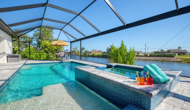 VILLA SOUTHERN ESCAPE – HEATED POOL & SPA | WATER VIEW | BOAT RENTAL + TOURS VOUCHER INCL.