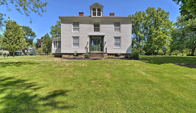 Walk to the Waterfront! Historic Sodus Point Home