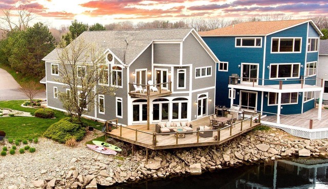Waterfront 3Bed 3Bath Home