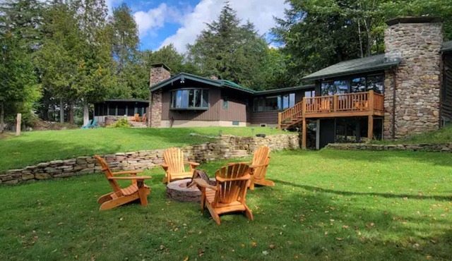 Waterfront, dock, woods, spacious, very private!