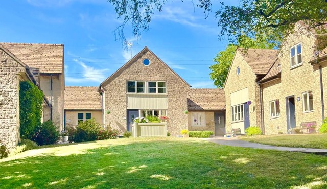 Windrush Cottage, Seven Springs Cottages