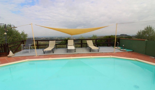 Wonderful private villa for 15 people with private pool, WIFI and TV, close to Montepulciano
