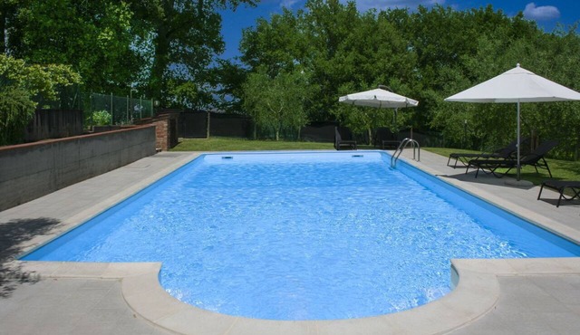 Wonderful private villa for 9 people with private pool and TV