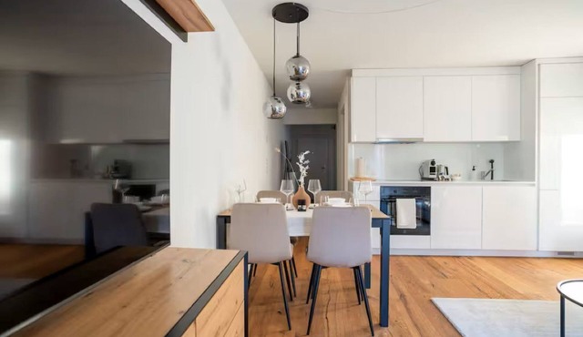 Zurich Airport 5min, Erg Workspace, Parking, River