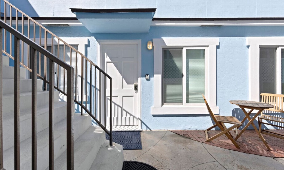 South Mission Beach Apartment | The Sandy Retreat- Steps from the Sand