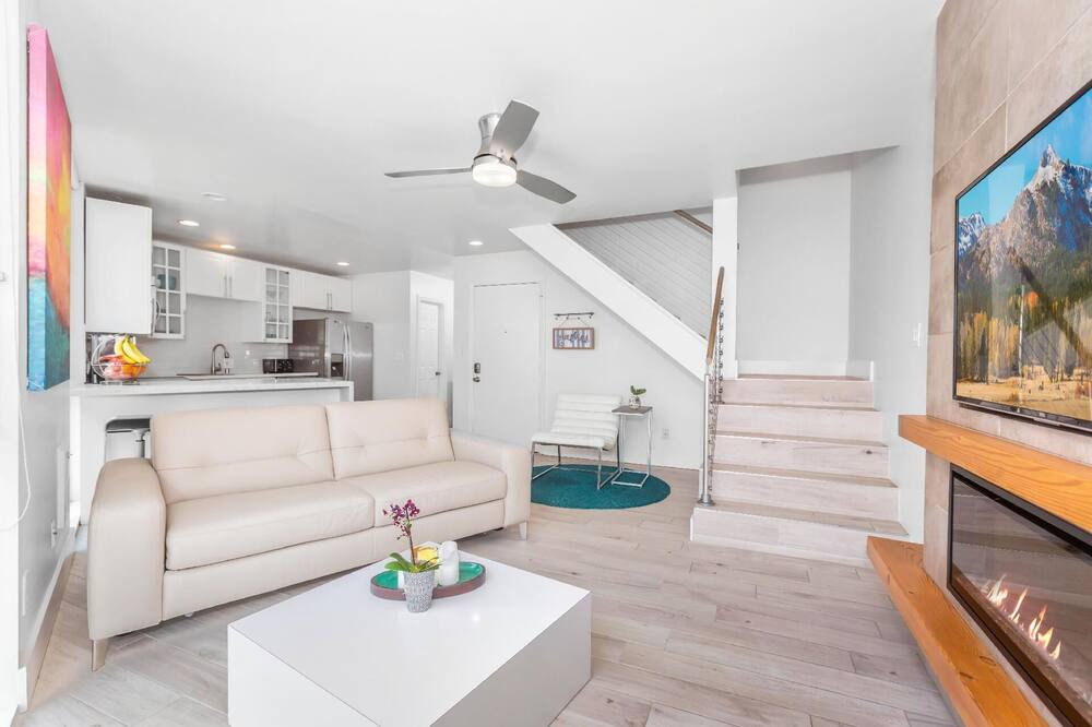 Photo of Livingroom in South Mission Beach