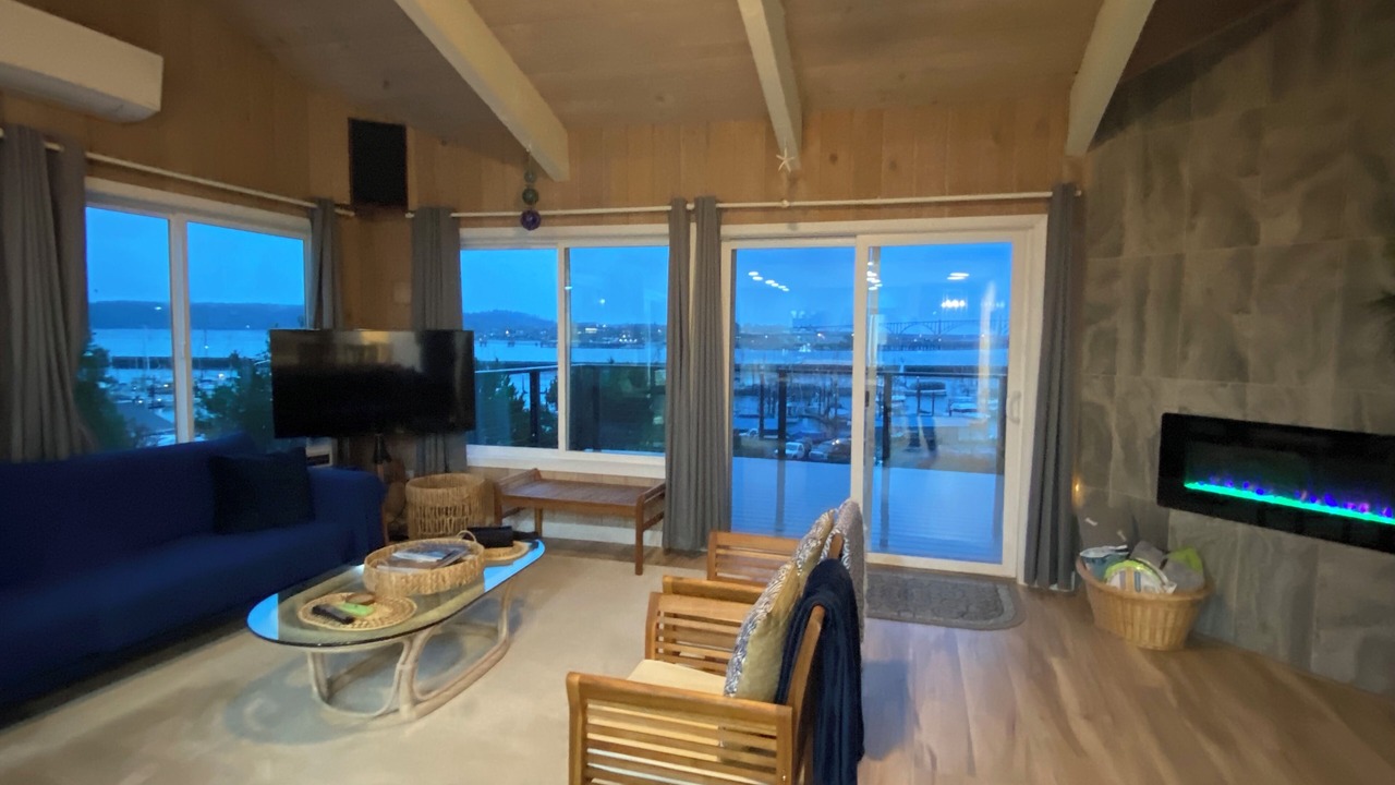 Photo of Livingroom in Newport