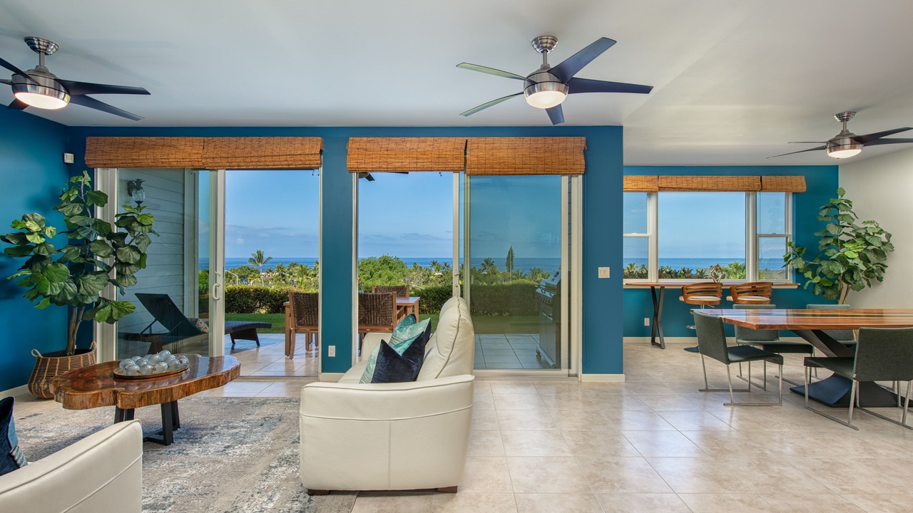 Photo of Livingroom in Kahaluu-Keauhou