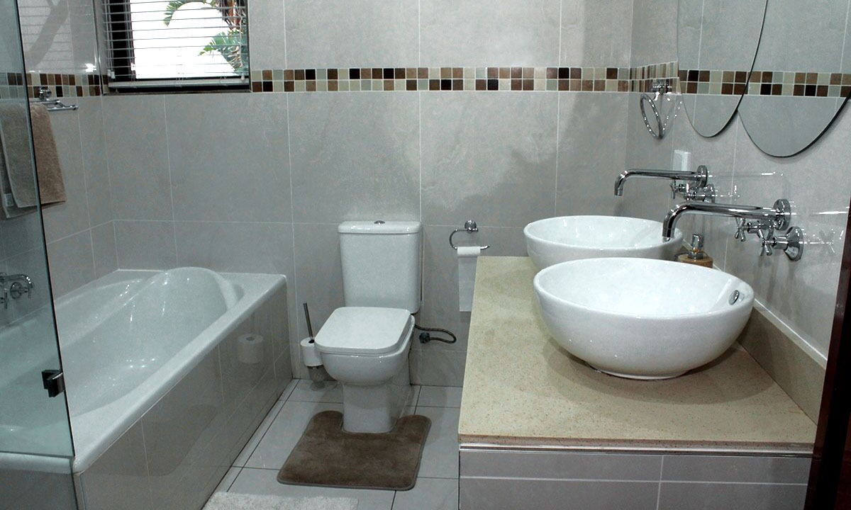 Photo of Bathroom in Bloubergstrand