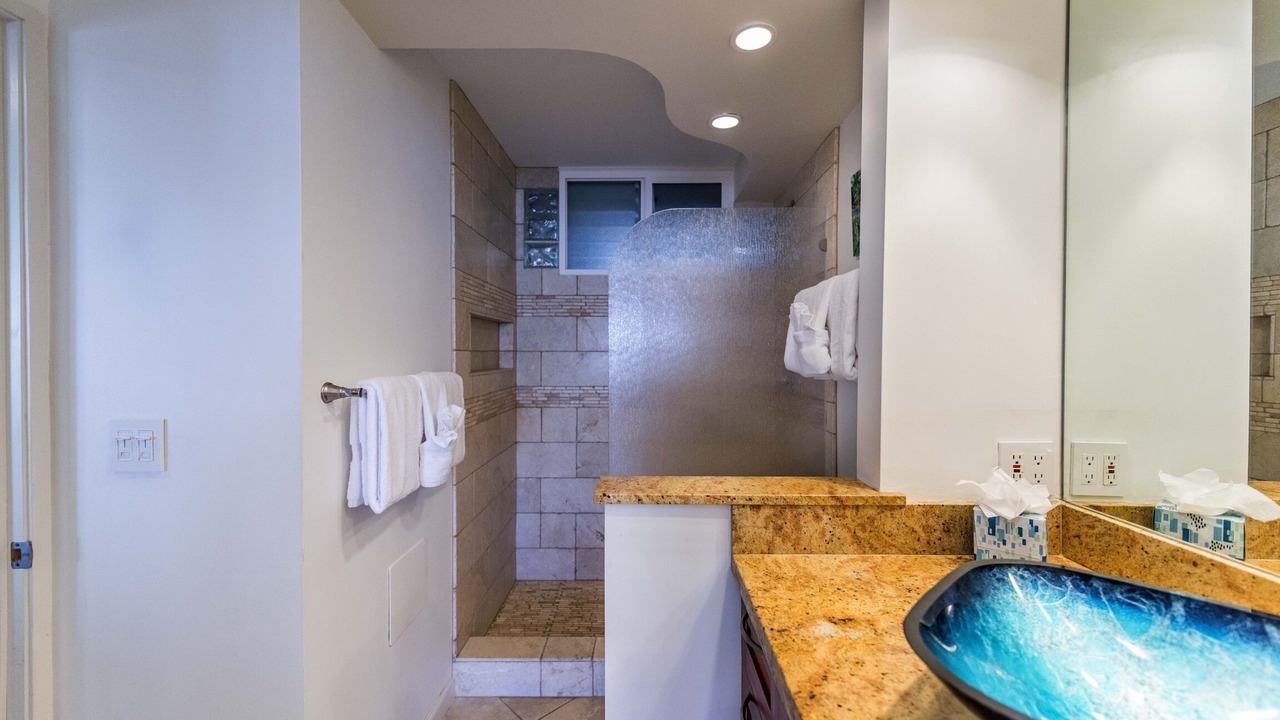 Photo of Bathroom in Kahana