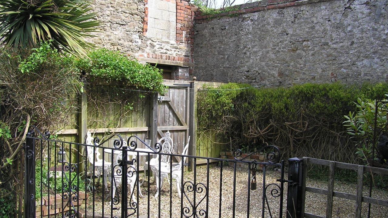 Photo of Patio Balcony in Bridport