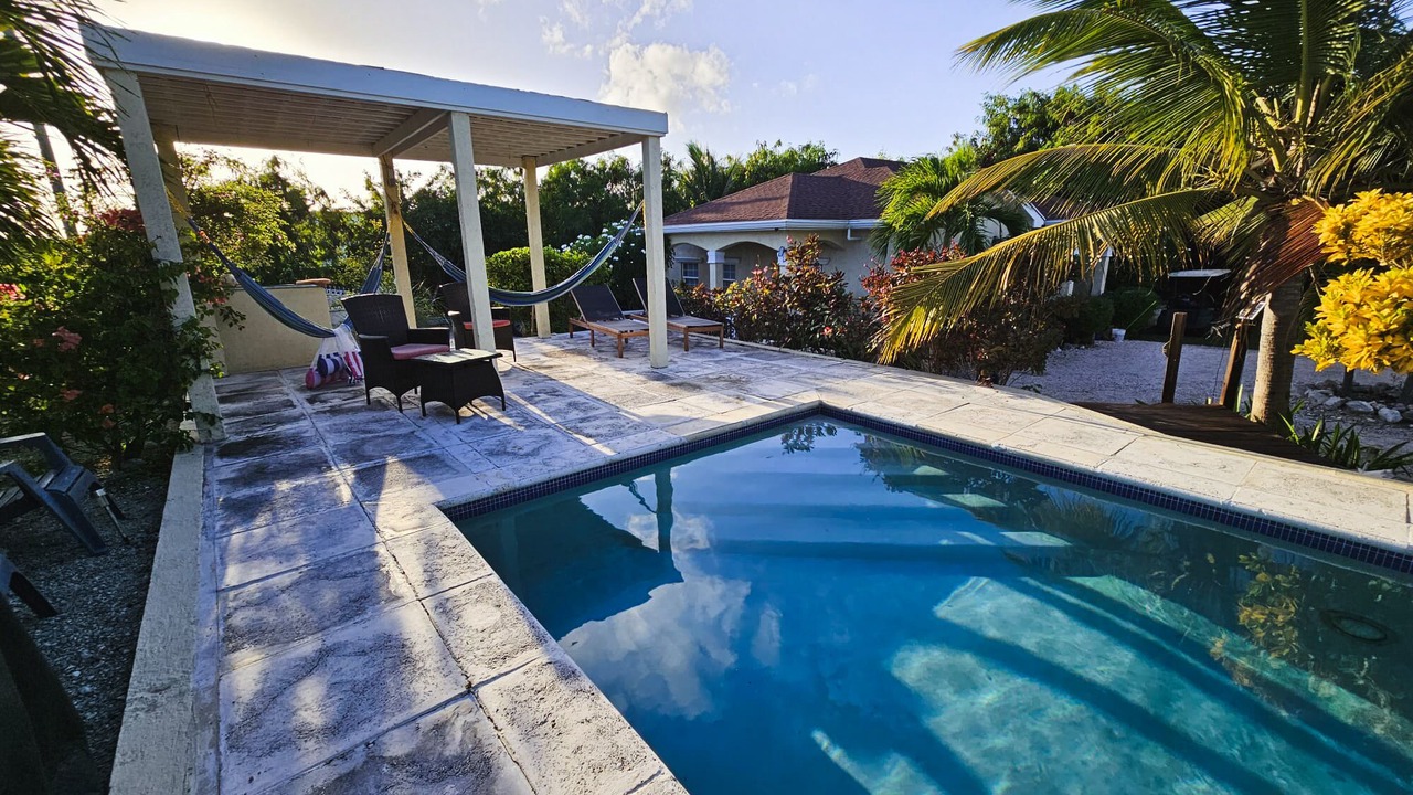 Photo of Outdoor in Leeward Settlement