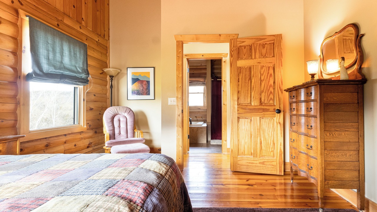 Photo of Bedroom in Dubuque