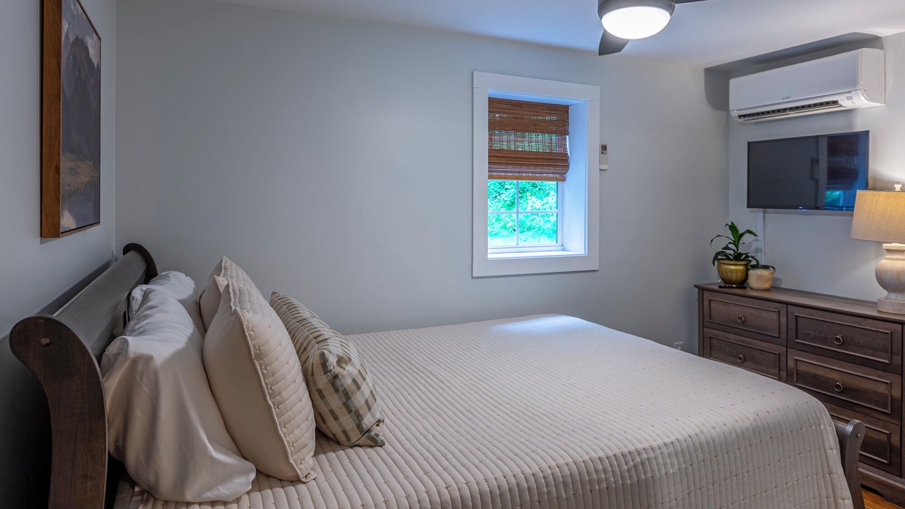 Photo of Bedroom in West Jefferson