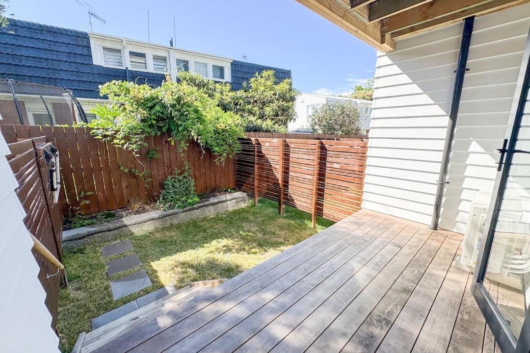 Photo of Patio Balcony in Greenlane - Ellerslie
