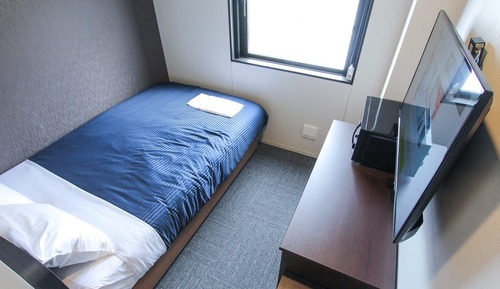 Single Room, Smoking
