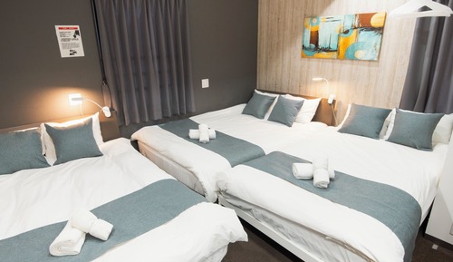 [Max 4 guest] 1R 30sqm 3beds, 5 min to nearby station (Shinjuku East 201)