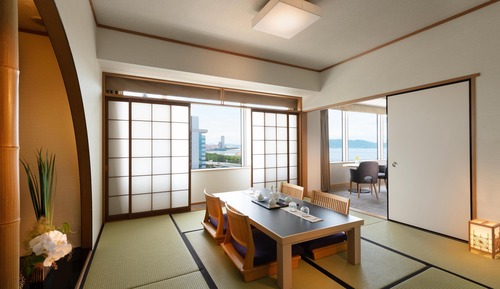 Japanese Wesuitern Suite