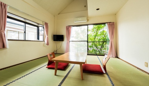 8 Tatami JapaneseStyleRoom, 2nd floor stairs, no elevator, no bath in the room [Kikyou, Lindou] Beef