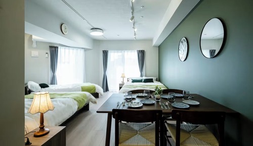 Room, River View