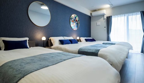 Room, River View