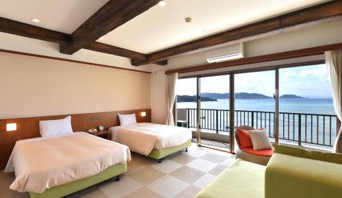 Superior Twin Room with Sea View 3rd-6th Floor
