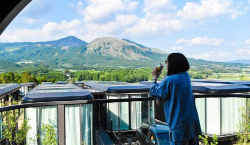 Suite with Mountain View