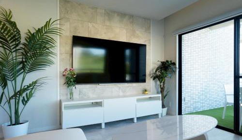Family Room with Side Sea View