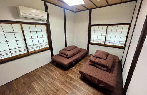 Shimonoseki House | Goodies Ella