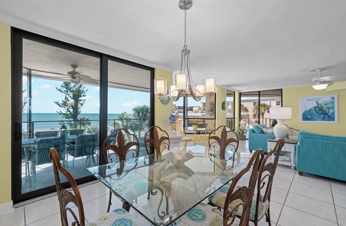 Sanibel Condo | Pine Cove#304 is a 3/2 beachfront Sanibel vacation rental condo