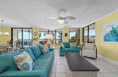 Sanibel Condo | Pine Cove#304 is a 3/2 beachfront Sanibel vacation rental condo